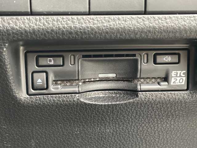 トヨタ ＲＡＶ４ アドベンチャー オフロードPKGⅡ 神奈川県 2024(令6)年 1.7万km アティチュードブラックマイカ 純正ディスプレイオーディオ/Bluetooth/AppleCarPlay/AndroidAuto/追従式クルーズコントロール/全周囲カメラ/純正ドライブレコーダー/電動リアゲート/パワーシート/シートヒーター/エアシート/ステアリングヒーター/ルーフレール/ETC2.0/LEDヘッドライト/フォグランプ/オートブレーキホールド/ダウンヒルアシストコントロール/オートマチックハイビーム/コーナーセンサー/リフトアップ/横滑り防止装置/レーンキープアシスト/純正フロアマット/純正アルミホイール/盗難防止装置/カーテンエアバック