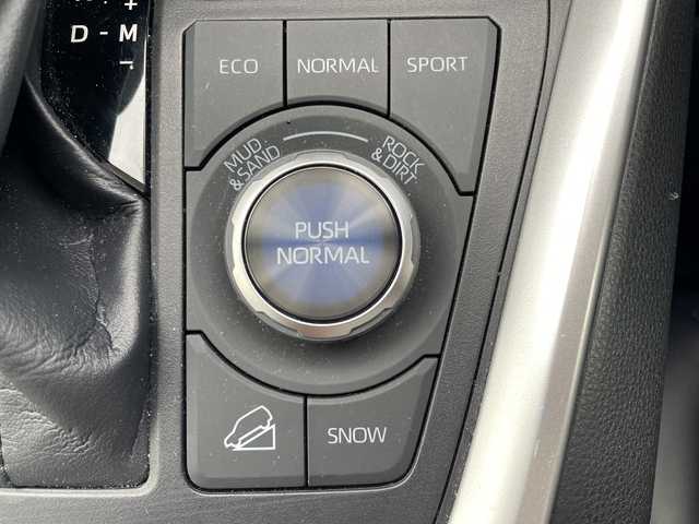 トヨタ ＲＡＶ４ アドベンチャー オフロードPKGⅡ 神奈川県 2024(令6)年 1.7万km アティチュードブラックマイカ 純正ディスプレイオーディオ/Bluetooth/AppleCarPlay/AndroidAuto/追従式クルーズコントロール/全周囲カメラ/純正ドライブレコーダー/電動リアゲート/パワーシート/シートヒーター/エアシート/ステアリングヒーター/ルーフレール/ETC2.0/LEDヘッドライト/フォグランプ/オートブレーキホールド/ダウンヒルアシストコントロール/オートマチックハイビーム/コーナーセンサー/リフトアップ/横滑り防止装置/レーンキープアシスト/純正フロアマット/純正アルミホイール/盗難防止装置/カーテンエアバック