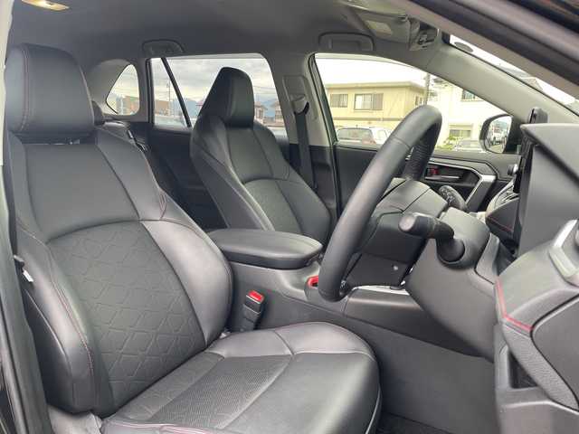 トヨタ ＲＡＶ４ アドベンチャー オフロードPKGⅡ 神奈川県 2024(令6)年 1.7万km アティチュードブラックマイカ 純正ディスプレイオーディオ/Bluetooth/AppleCarPlay/AndroidAuto/追従式クルーズコントロール/全周囲カメラ/純正ドライブレコーダー/電動リアゲート/パワーシート/シートヒーター/エアシート/ステアリングヒーター/ルーフレール/ETC2.0/LEDヘッドライト/フォグランプ/オートブレーキホールド/ダウンヒルアシストコントロール/オートマチックハイビーム/コーナーセンサー/リフトアップ/横滑り防止装置/レーンキープアシスト/純正フロアマット/純正アルミホイール/盗難防止装置/カーテンエアバック