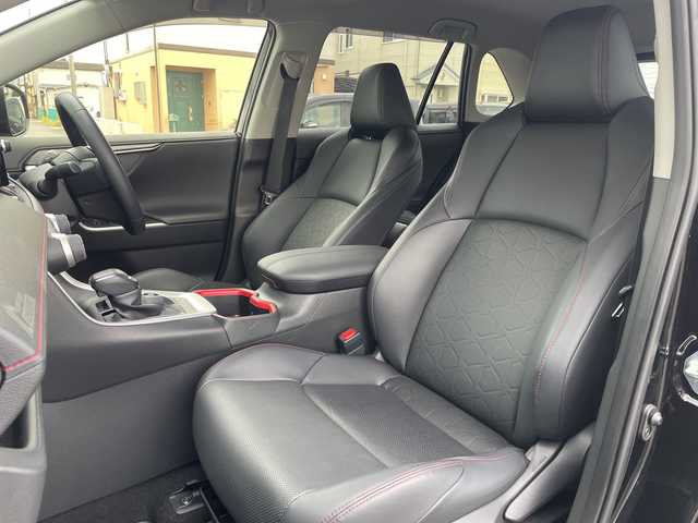 トヨタ ＲＡＶ４ アドベンチャー オフロードPKGⅡ 神奈川県 2024(令6)年 1.7万km アティチュードブラックマイカ 純正ディスプレイオーディオ/Bluetooth/AppleCarPlay/AndroidAuto/追従式クルーズコントロール/全周囲カメラ/純正ドライブレコーダー/電動リアゲート/パワーシート/シートヒーター/エアシート/ステアリングヒーター/ルーフレール/ETC2.0/LEDヘッドライト/フォグランプ/オートブレーキホールド/ダウンヒルアシストコントロール/オートマチックハイビーム/コーナーセンサー/リフトアップ/横滑り防止装置/レーンキープアシスト/純正フロアマット/純正アルミホイール/盗難防止装置/カーテンエアバック