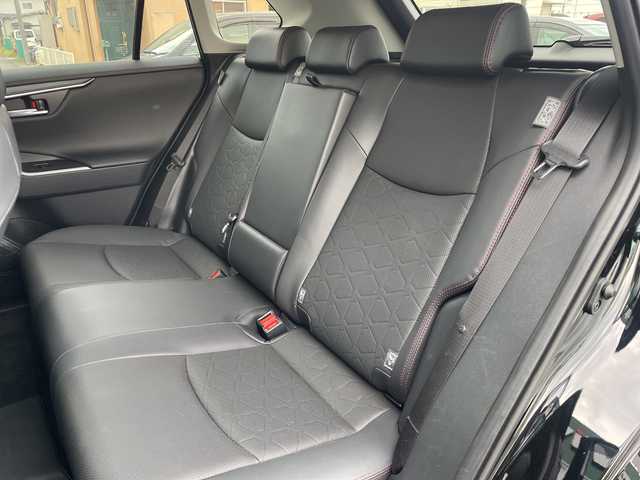 トヨタ ＲＡＶ４ アドベンチャー オフロードPKGⅡ 神奈川県 2024(令6)年 1.7万km アティチュードブラックマイカ 純正ディスプレイオーディオ/Bluetooth/AppleCarPlay/AndroidAuto/追従式クルーズコントロール/全周囲カメラ/純正ドライブレコーダー/電動リアゲート/パワーシート/シートヒーター/エアシート/ステアリングヒーター/ルーフレール/ETC2.0/LEDヘッドライト/フォグランプ/オートブレーキホールド/ダウンヒルアシストコントロール/オートマチックハイビーム/コーナーセンサー/リフトアップ/横滑り防止装置/レーンキープアシスト/純正フロアマット/純正アルミホイール/盗難防止装置/カーテンエアバック