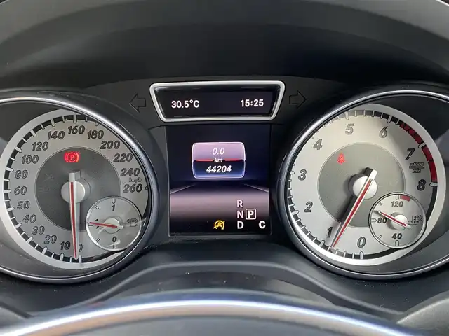 メルセデス・ベンツ ＣＬＡ１８０ Sブレイク　スポーツ 福岡県 2016(平28)年 4.5万km ジュピターレッド レーダーセーフティパッケージ/アダプティブクルーズコントロール/レーンキープアシスト/ブラインドスポットモニター/ハーフレザーシート/前席シートヒーター　/純正ナビ　/Applecarplay/フルセグTV/Ｂｌｕｅｔｏｏｔｈ　/バックカメラ　/パワーバックドア/ステアリングスイッチ/パドルシフト/前後ドライブレコーダー/純正18インチアルミホイール/ETC/取扱説明書/保証書/スペアキー×1