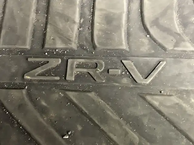 ホンダ ＺＲ－Ｖ ハイブリッド e:HEV Z 群馬県 2023(令5)年 1.5万km プラチナホワイトパール 純正９型ナビ　ＢＯＳＥサウンド　バックカメラ　ワイヤレス充電　アダクティブクルーズコントロール　電動リアゲート　パドルシフト　レザーシート　前席シートヒーター　ＥＴＣ２．０　ＬＥＤライト　禁煙車