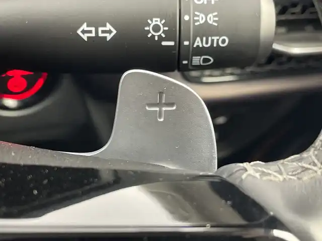 ホンダ ＺＲ－Ｖ ハイブリッド e:HEV Z 群馬県 2023(令5)年 1.5万km プラチナホワイトパール 純正９型ナビ　ＢＯＳＥサウンド　バックカメラ　ワイヤレス充電　アダクティブクルーズコントロール　電動リアゲート　パドルシフト　レザーシート　前席シートヒーター　ＥＴＣ２．０　ＬＥＤライト　禁煙車