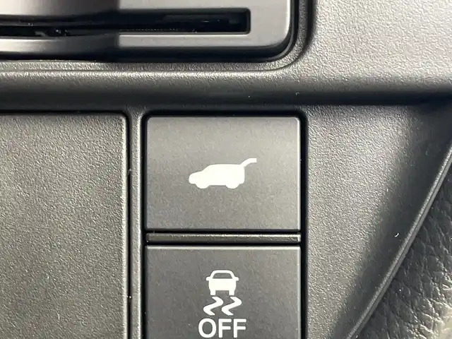 ホンダ ＺＲ－Ｖ ハイブリッド e:HEV Z 群馬県 2023(令5)年 1.5万km プラチナホワイトパール 純正９型ナビ　ＢＯＳＥサウンド　バックカメラ　ワイヤレス充電　アダクティブクルーズコントロール　電動リアゲート　パドルシフト　レザーシート　前席シートヒーター　ＥＴＣ２．０　ＬＥＤライト　禁煙車