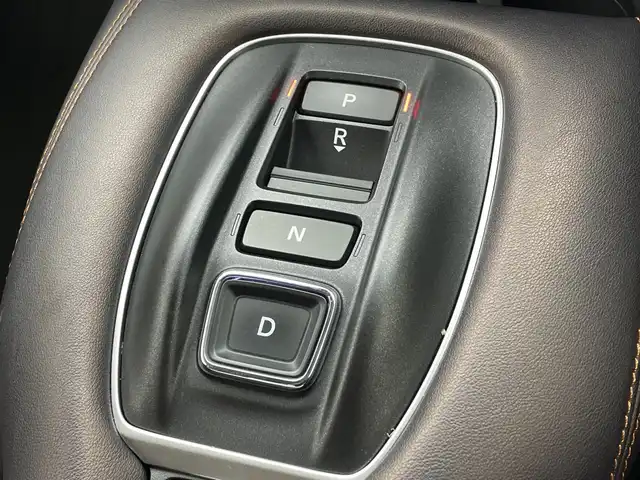 ホンダ ＺＲ－Ｖ ハイブリッド e:HEV Z 群馬県 2023(令5)年 1.5万km プラチナホワイトパール 純正９型ナビ　ＢＯＳＥサウンド　バックカメラ　ワイヤレス充電　アダクティブクルーズコントロール　電動リアゲート　パドルシフト　レザーシート　前席シートヒーター　ＥＴＣ２．０　ＬＥＤライト　禁煙車