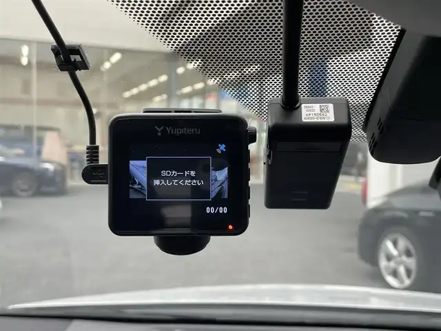 トヨタ プリウス Sセーフティプラス 岐阜県 2017(平29)年 13万km シルバーM (株)IDOMが運営する【じしゃロン多治見店】の自社ローン専用車両になります。こちらは現金またはオートローンご利用時の価格です。自社ローンご希望の方は別途その旨お申付け下さい。/プリうクラッシュセーフティ/全車速追従機能付クルーズコントロール/レーンディパーチャーアラート（ステアリング制御付）/オートマチックハイビーム/インテリジェントクリアランスソナー/インテリジェントパーキングアシスト/カラーヘッドアップディスプレイ/LEDヘッドライト/LEDフォグランプ/純正ＳＤナビゲーション/Bluetooth・AUX・ワンセグ/バックカメラ/社外３６０°ドライブレコーダー