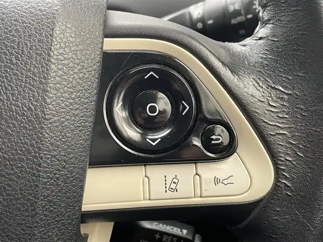 トヨタ プリウス Sセーフティプラス 岐阜県 2017(平29)年 13万km シルバーM (株)IDOMが運営する【じしゃロン多治見店】の自社ローン専用車両になります。こちらは現金またはオートローンご利用時の価格です。自社ローンご希望の方は別途その旨お申付け下さい。/プリうクラッシュセーフティ/全車速追従機能付クルーズコントロール/レーンディパーチャーアラート（ステアリング制御付）/オートマチックハイビーム/インテリジェントクリアランスソナー/インテリジェントパーキングアシスト/カラーヘッドアップディスプレイ/LEDヘッドライト/LEDフォグランプ/純正ＳＤナビゲーション/Bluetooth・AUX・ワンセグ/バックカメラ/社外３６０°ドライブレコーダー