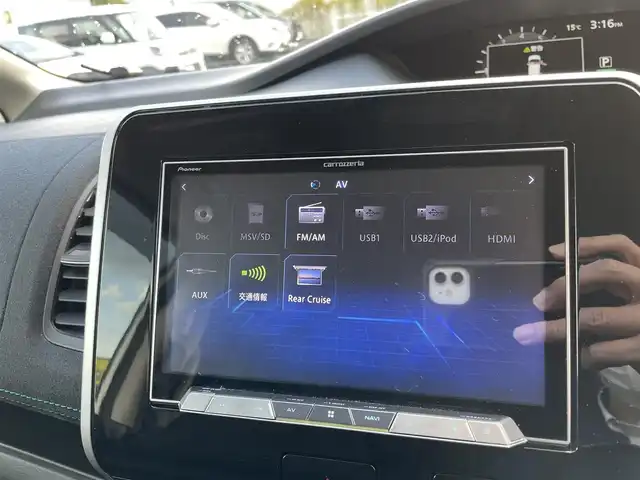 日産 セレナ ライダー 福島県 2016(平28)年 12.6万km ブリリアントホワイトパール (株)IDOMが運営する【じしゃロン福島店】の自社ローン専用車両になります。こちらは現金またはオートローンご利用時の価格です。自社ローンご希望の方は別途その旨お申付け下さい/社外メモリナビ/フルセグテレビ/アラウンドビューモニター/両側パワースライドドア/ハンズフリードア/衝突軽減システム/パーキングアシスト/革巻ステアリング/LEDヘッドライト/セーフティパックA