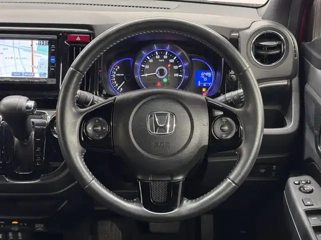 ホンダ Ｎ ＷＧＮ カスタム G Lパッケージ 三重県 2016(平28)年 2.5万km ミラノレッド ガソリン/FF/インパネCVT/純正 7インチナビ VXM-164VFi/（CD/DVD/FM/AM/TV/iPod/SD/USB/Bluetooth/VTR/AUX）/バックカメラ/ビルトイン ETC/安全/・近距離衝突軽減ブレーキ［CTBA］/・VSA（ABS＋TCS＋横すべり抑制）/・SRS サイド＆カーテンエアバッグ/装備/・ハーフレザーシート/・クルーズコントロール/・オートエアコン/・オートライト/・キセノンヘッドライト/・LEDフロントフォグランプ/・ステアリングスイッチ/・USBジャック（充電用x2、入力対応x1）/・電動格納ドアミラー（ウインカー付）/・純正14inAW/・スマートキーx2/・取/ナビ取/など