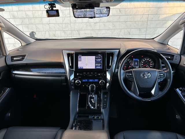 トヨタ アルファード S Cパッケージ 茨城県 2022(令4)年 3.4万km スパークリングブラックパールクリスタルシャイン 純正ディスプレイオーディオ＆ナビ機能付き/(CD・DVD・BT・USB・Applecarplay・ラジオ再生)/後席フリップダウンモニター/電動リアゲート/レーダークルーズコントロール/レーンアシスト/プリクラッシュセーフティ/コーナーセンサー/ブラインドスポットモニター/本革レザーシート/シートベンチレーション/パワーシート/ステアリングヒーター/ドライブレコーダー/バックカメラ/ビルトインETC/オートライト/LEDヘッドライト/純正18inアルミホイール/純正フロアマット/スマートキー/スペアキー/取扱説明書/保証書