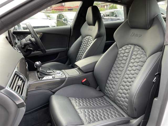 アウディ ＲＳ７ スポーツバック 千葉県 2015(平27)年 2.7万km グレイシアホワイトメタリック 色コード:LS9R（グレイシアホワイトメタリック）/純正HDDナビ/フルセグTV/BOSEサウンドシステム/サンルーフ/黒レザーシート/前後カメラ/純正21インチAW/レッドキャリパー/RSスポーツエグゾースト/４ゾーンエアコン/レーダークルーズコントロール/衝突軽減ブレーキ/レーンキープアシスト/ブラインドスポットモニター/マトリックスLEDヘッドライト/カーボンミラーカバー/取扱説明書/スペアキー