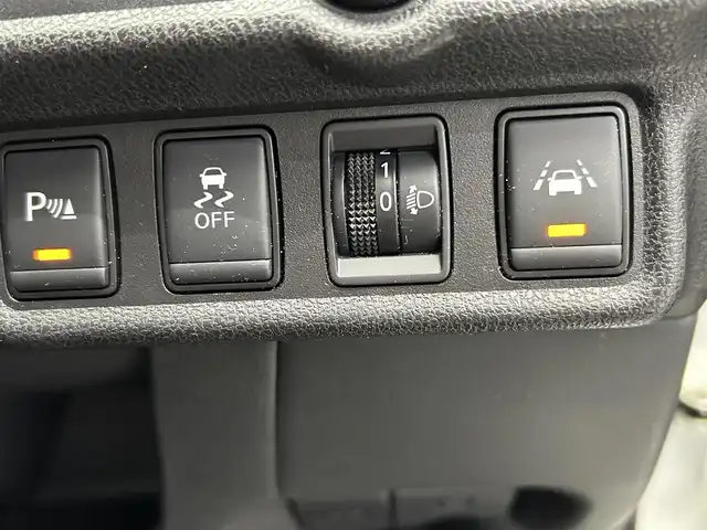 日産 ノート e－パワー B 鹿児島県 2019(平31)年 6.9万km ブリリアントホワイトパール 社外7インチナビ　（AVIC‐CZ901）/　フルセグTV　CD/DVD/SD/Bluetooth/プッシュスタート/バックカメラ/コーナーセンサー/横滑り防止/衝突軽減ブレーキ/車線逸脱防止支援システム/ETC/ヘッドライトレベライザー/電動格納ミラー