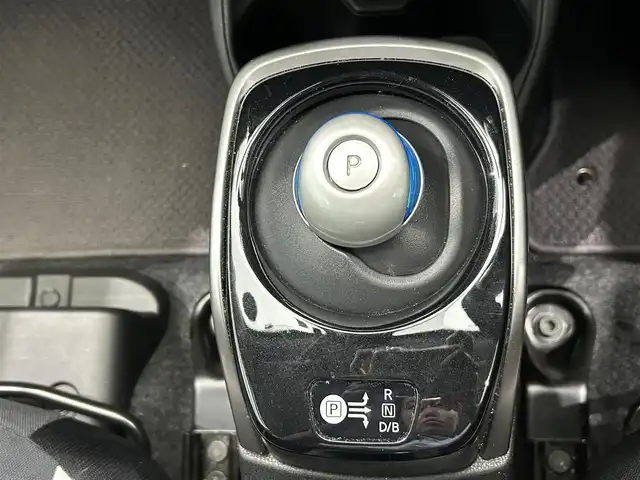 日産 ノート e－パワー B 鹿児島県 2019(平31)年 6.9万km ブリリアントホワイトパール 社外7インチナビ　（AVIC‐CZ901）/　フルセグTV　CD/DVD/SD/Bluetooth/プッシュスタート/バックカメラ/コーナーセンサー/横滑り防止/衝突軽減ブレーキ/車線逸脱防止支援システム/ETC/ヘッドライトレベライザー/電動格納ミラー