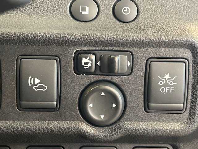 日産 ノート e－パワー B 静岡県 2019(平31)年 6.9万km ブリリアントホワイトパール (株)IDOMが運営する【じしゃロン浜松店】の自社ローン専用車両になりますこちらは現金またはオートローンご利用時の価格です。自社ローンご希望の方は別途その旨お申付け下さい/社外7インチナビ　（AVIC‐CZ901）/　フルセグTV　CD/DVD/SD/Bluetooth/プッシュスタート/バックカメラ/コーナーセンサー/横滑り防止/衝突軽減ブレーキ/車線逸脱防止支援システム/ETC/ヘッドライトレベライザー/電動格納ミラー