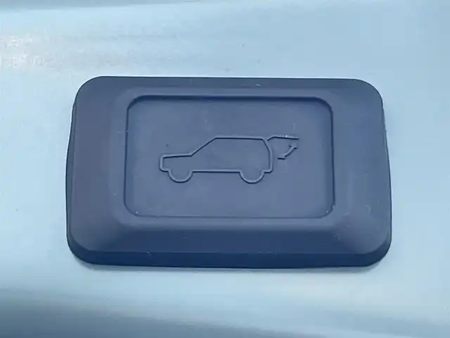 トヨタ ＲＡＶ４ アドベンチャー オフロードPKGⅡ 千葉県 2023(令5)年 2.8万km 緑Ⅱ 【純正10.5インチメモリナビ/(BT/フルセグTV/USB)/パノラミックビューモニター/衝突被害軽減システム/車線逸脱警報/レーダークルーズコントロール/レザーシート/パワーバックドア/ブラインドスポットモニター/デジタルインナーミラー/横滑り防止装置/LEDヘッドライト/フォグランプ/オートライト/ウィンカーミラー/電動格納ミラー/純正18インチAW/シートヒーター/エアシート/パワーシート/プッシュスタート/スマートキー/フロアマット/スペアキー/取扱説明書/保証書