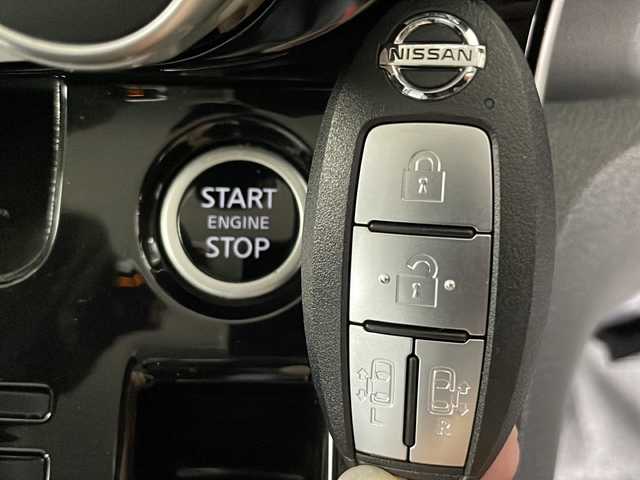 日産 セレナ ハイウェイスター V 広島県 2020(令2)年 6.8万km ブリリアントホワイトパール アルパイン11型ナビ/プロパイロット/両側ハンズフリーオートスライドドア/バックカメラ/ブラインドスポットモニター/シートヒーター/ステアリングヒーター/エマージェンシーブレーキ/車線逸脱防止支援/ハイビームアシスト/踏み間違い衝突防止アシスト/LEDヘッドランプ/純正16インチAW/ETC/ドライブレコーダー