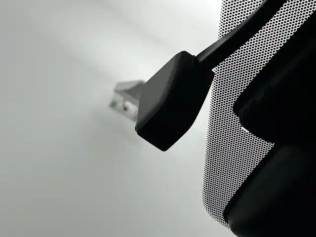 レクサス ＲＸ 200t Fスポーツ 熊本県 2017(平29)年 4.8万km ホワイトノーヴァガラスフレーク 禁煙車　/サンルーフ　/純正ナビ（ＣＤ・ＤＶＤ・フルセグ・ＢＴ・ＳＤ・ＵＳＢ）/全周囲カメラ　/ビルトインＥＴＣ２．０　/レーダークルーズコントロール/TRDフルエアロ/スポーツマフラー　/前後クリアランスソナー/パワーバックドア/衝突軽減ブレーキ/レーンキープアシスト/横滑り防止/前席シートヒーター/ステアリングヒーター/前席エアーシート　/前席パワーシート/ヘッドアップディスプレイ/純正フロアマット/純正２０インチAW/オートライト/LEDヘッドライト/フォグライト/スマートキー/プッシュスタート