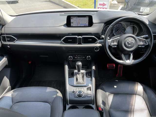 マツダ ＣＸ－５ XD Lパッケージ 愛知県 2017(平29)年 14.3万km スノーフレイクホワイトパールマイカ (株)IDOMが運営する【じしゃロン名古屋鳴海店】の自社ローン専用車両になりますこちらは現金またはオートローンご利用時の価格です。自社ローンご希望の方は別途その旨お申付け下さい/ 純正ナビ(Bluetooth/CD/DVD/フルセグTV）/バックカメラ/電動リアゲート/ETC/ドライブレコーダー/純正フロアマット/純正アルミホイール/前後コーナーセンサー/シートヒーター/パワーシート/4WD/クルーズコントロール/LEDヘッドライト/電動パーキング/電動格納ミラー/オートホールド