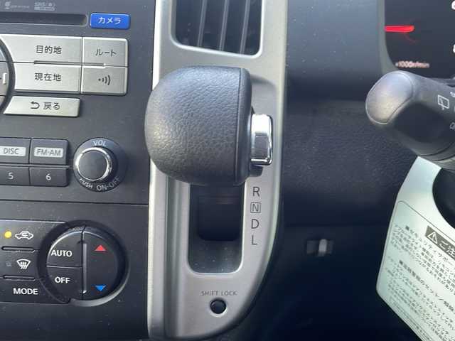 日産 セレナ ハイウェイスター Vセレクション 大阪府 2009(平21)年 9.9万km ホワイトパール 純正7インチHDDナビ/・TV/・CD/DVD/アラウンドビューモニター/純正フリップダウンモニター/純正16インチAW/純正HIDヘッドライト/・オートライト/純正ビルトインETC/両側パワースライドドア/100V充電/スマートキー×２/CLEAN ION エアコン