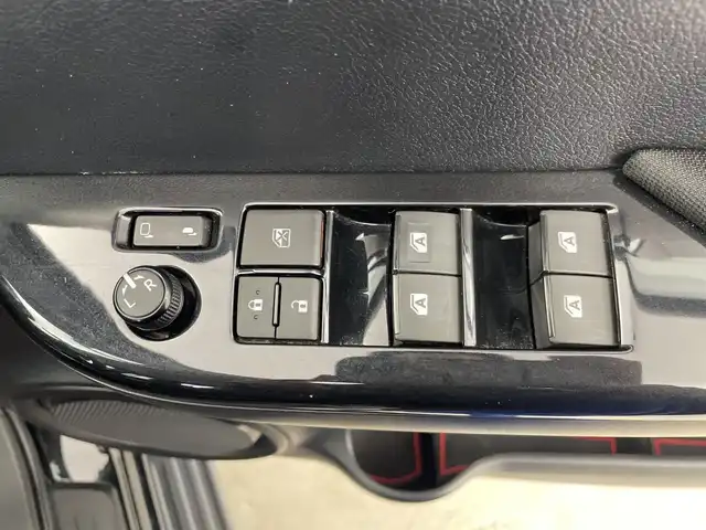 トヨタ ハイラックス Z 三重県 2019(平31)年 6.2万km アティチュードブラックマイカ /禁煙車//社外ポータブルナビ/　BT/フルセグTV/AM/FM/HDMI/CD/DVD//クルーズコントロール//キャノピー//TRD フロントアンダーカバー//ステアリングスイッチ//オートライト//バックモニター//レーンキープアシスト//プリクラッシュ//電格ミラー//ETC//ウィンカーミラー//スペアキー×1//JAOSスタッドレスタイヤ積込