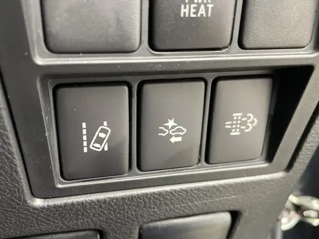 トヨタ ハイラックス Z 三重県 2019(平31)年 6.2万km アティチュードブラックマイカ /禁煙車//社外ポータブルナビ/　BT/フルセグTV/AM/FM/HDMI/CD/DVD//クルーズコントロール//キャノピー//TRD フロントアンダーカバー//ステアリングスイッチ//オートライト//バックモニター//レーンキープアシスト//プリクラッシュ//電格ミラー//ETC//ウィンカーミラー//スペアキー×1//JAOSスタッドレスタイヤ積込