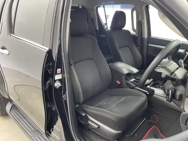 トヨタ ハイラックス Z 三重県 2019(平31)年 6.2万km アティチュードブラックマイカ /禁煙車//社外ポータブルナビ/　BT/フルセグTV/AM/FM/HDMI/CD/DVD//クルーズコントロール//キャノピー//TRD フロントアンダーカバー//ステアリングスイッチ//オートライト//バックモニター//レーンキープアシスト//プリクラッシュ//電格ミラー//ETC//ウィンカーミラー//スペアキー×1//JAOSスタッドレスタイヤ積込