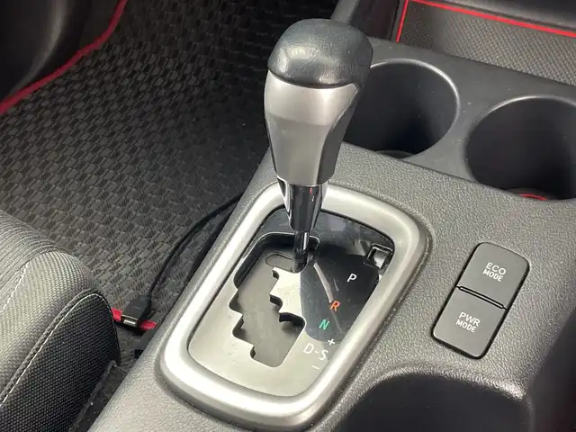 トヨタ ハイラックス Z 三重県 2019(平31)年 6.2万km アティチュードブラックマイカ /禁煙車//社外ポータブルナビ/　BT/フルセグTV/AM/FM/HDMI/CD/DVD//クルーズコントロール//キャノピー//TRD フロントアンダーカバー//ステアリングスイッチ//オートライト//バックモニター//レーンキープアシスト//プリクラッシュ//電格ミラー//ETC//ウィンカーミラー//スペアキー×1//JAOSスタッドレスタイヤ積込