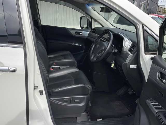 日産 エルグランド ライダー 黒本革シート 長野県 2017(平29)年 6.2万km ブリリアントホワイトパール ４WD/ブラックレザーシート/両側パワースライドドア/メモリナビフルセグTV/バックカメラ/ETC/純正18インチアルミ/シートヒーター/パワーシート/クルーズコントロール/プッシュスタート/保証書/スペアキー