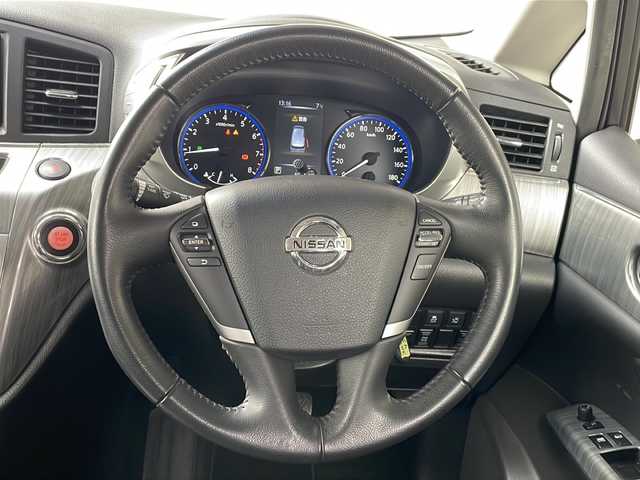 日産 エルグランド ライダー 黒本革シート 長野県 2017(平29)年 6.2万km ブリリアントホワイトパール ４WD/ブラックレザーシート/両側パワースライドドア/メモリナビフルセグTV/バックカメラ/ETC/純正18インチアルミ/シートヒーター/パワーシート/クルーズコントロール/プッシュスタート/保証書/スペアキー