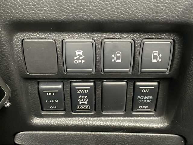 日産 エルグランド ライダー 黒本革シート 長野県 2017(平29)年 6.2万km ブリリアントホワイトパール ４WD/ブラックレザーシート/両側パワースライドドア/メモリナビフルセグTV/バックカメラ/ETC/純正18インチアルミ/シートヒーター/パワーシート/クルーズコントロール/プッシュスタート/保証書/スペアキー