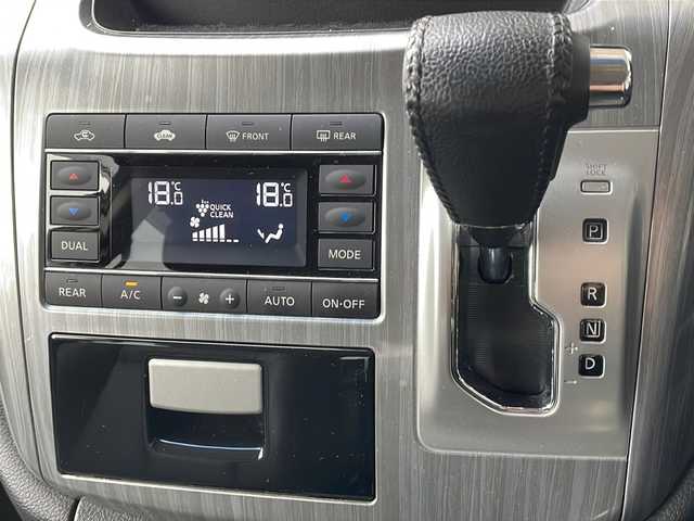 日産 エルグランド ライダー 黒本革シート 長野県 2017(平29)年 6.2万km ブリリアントホワイトパール ４WD/ブラックレザーシート/両側パワースライドドア/メモリナビフルセグTV/バックカメラ/ETC/純正18インチアルミ/シートヒーター/パワーシート/クルーズコントロール/プッシュスタート/保証書/スペアキー