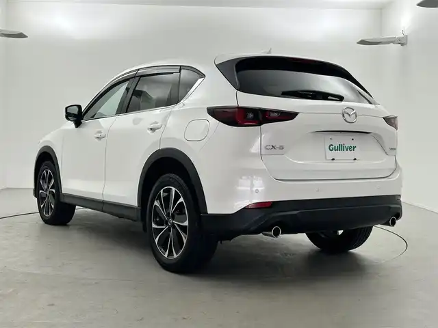 マツダ ＣＸ－５ XD Lパッケージ 福井県 2022(令4)年 1.6万km スノーフレイクホワイトパールマイカ i-ACTIVE SENSE/-衝突軽減ブレーキ/-ブラインドスポットモニター/-レーンキープアシスト/-レーダークルーズコントロール/-パーキングセンサー/10.25インチマツダコネクトナビ/-Bluetooth/-USB/-AM/-FM/アラウンドビューモニター/白レザーシート/-前席パワーシート/-前席シートヒーター/革巻きステアリング/-ステアリングヒーター/-パドルシフト/BOSEサウンド/ハンズフリーパワーバックドア/LEDオートライト/ETC/おくだけ充電