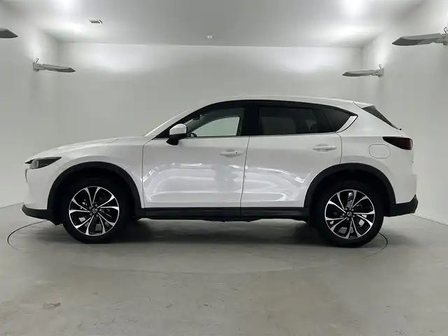 マツダ ＣＸ－５ XD Lパッケージ 福井県 2022(令4)年 1.6万km スノーフレイクホワイトパールマイカ i-ACTIVE SENSE/-衝突軽減ブレーキ/-ブラインドスポットモニター/-レーンキープアシスト/-レーダークルーズコントロール/-パーキングセンサー/10.25インチマツダコネクトナビ/-Bluetooth/-USB/-AM/-FM/アラウンドビューモニター/白レザーシート/-前席パワーシート/-前席シートヒーター/革巻きステアリング/-ステアリングヒーター/-パドルシフト/BOSEサウンド/ハンズフリーパワーバックドア/LEDオートライト/ETC/おくだけ充電