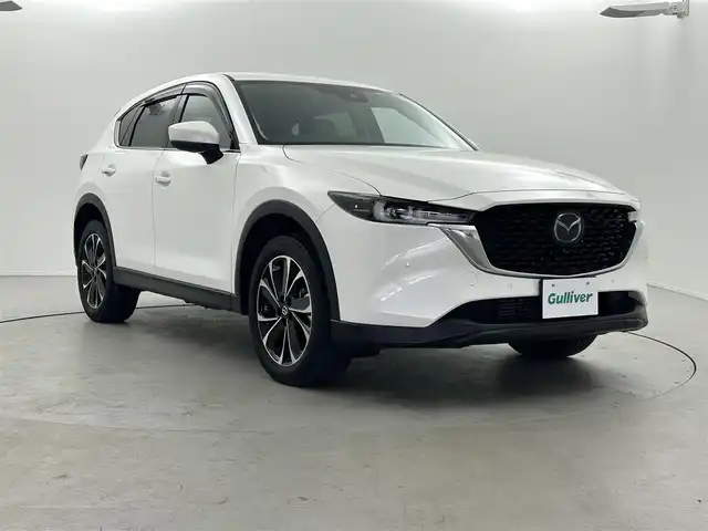 マツダ ＣＸ－５ XD Lパッケージ 福井県 2022(令4)年 1.6万km スノーフレイクホワイトパールマイカ i-ACTIVE SENSE/-衝突軽減ブレーキ/-ブラインドスポットモニター/-レーンキープアシスト/-レーダークルーズコントロール/-パーキングセンサー/10.25インチマツダコネクトナビ/-Bluetooth/-USB/-AM/-FM/アラウンドビューモニター/白レザーシート/-前席パワーシート/-前席シートヒーター/革巻きステアリング/-ステアリングヒーター/-パドルシフト/BOSEサウンド/ハンズフリーパワーバックドア/LEDオートライト/ETC/おくだけ充電