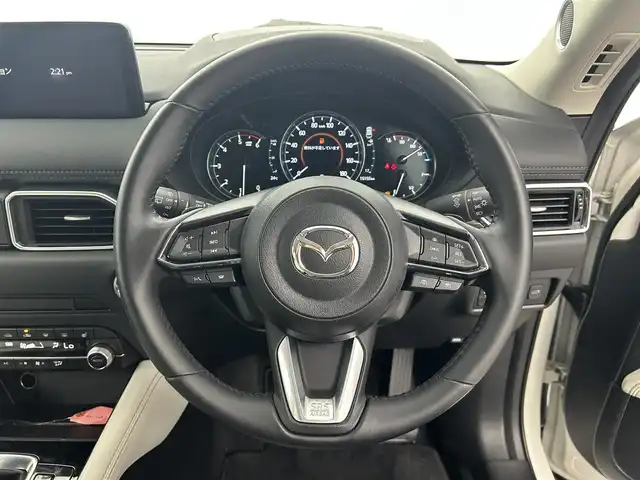 マツダ ＣＸ－５ XD Lパッケージ 福井県 2022(令4)年 1.6万km スノーフレイクホワイトパールマイカ i-ACTIVE SENSE/-衝突軽減ブレーキ/-ブラインドスポットモニター/-レーンキープアシスト/-レーダークルーズコントロール/-パーキングセンサー/10.25インチマツダコネクトナビ/-Bluetooth/-USB/-AM/-FM/アラウンドビューモニター/白レザーシート/-前席パワーシート/-前席シートヒーター/革巻きステアリング/-ステアリングヒーター/-パドルシフト/BOSEサウンド/ハンズフリーパワーバックドア/LEDオートライト/ETC/おくだけ充電