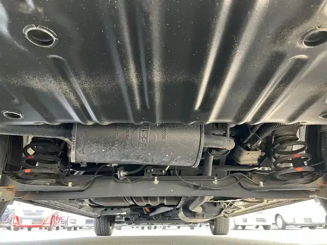 日産 セレナ e－パワー ハイウェイスター V 静岡県 2020(令2)年 4.4万km インペリアルアンバーP エンジンスタートボタン/スマートキー/スペアキー1本/保証書/取扱説明書/記録簿/パワーステアリング/パワーウィンドウ/パーキングアシスト/アイドリングストップ/Wオートエアコン/クルーズコントロール/純正フリップダウンモニター/純正ETC2.0/純正10インチナビ（CD.DVD.フルセグ）/全方位カメラ/USB入力端子/3列シート/純正ドライブレコーダー/ウォークスルー/純正フロアマット/純正アルミホイール/D席N席シートヒーター/両側パワースライドドア/ABS/横滑り防止装置/コーナーセンサー前後/レーンキープアシスト/オートライト/LEDライト/W+サイドエアバック/衝突軽減システム/ステアリングヒーター/純正エンジンスターターリモコン/サマータイヤ車内有