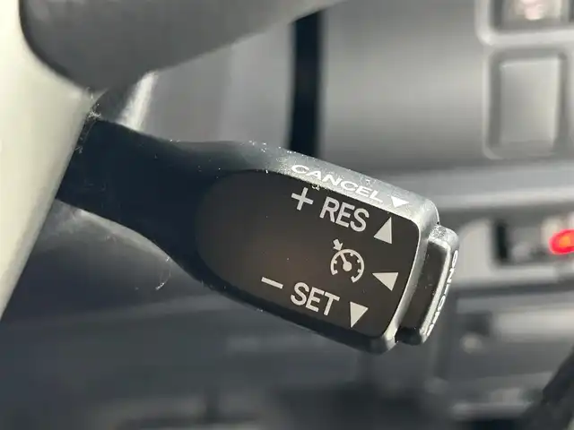 トヨタ ヴォクシー ハイブリッド ZS 煌 大阪府 2018(平30)年 4.7万km ホワイトパールクリスタルシャイン モデリスタエアロ ALPINEナビ(フルセグ/DVD再生/Bluetooth) バックカメラ 後席モニター ETC 衝突軽減 クルコン トヨタセーフティセンス シートヒーター 両側パワースライドドア