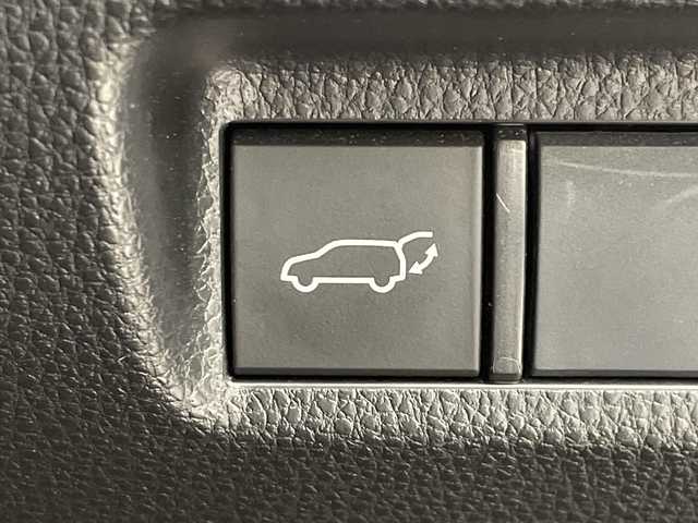トヨタ ＲＡＶ４ ハイブリッドG 三重県 2019(令1)年 8.7万km ホワイトパールクリスタルシャイン 禁煙車/ＢＳＭ　/社外９インチナビ　/CD/DVD/BT/MSV/フルセグTV/シートヒーター　/バックカメラ　/ＥＴＣ　/クリアランスソナー　/D席パワーシート　/ステアリングヒーター　/レーダークルーズコントロール　/オートハイビーム　/前方ドライブレコーダー/電動パーキングブレーキ/オートホールド/パワーバックドア
