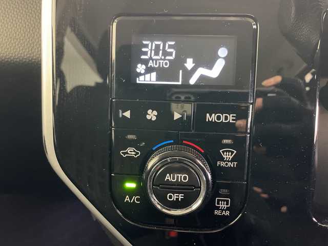 トヨタ タンク カスタムG S 道央・札幌 2017(平29)年 5.7万km ブラックマイカ/マゼンダベリーメタリック ・４WD/・寒冷地仕様/・社外メモリナビ/・フルセグTV/・全方位カメラ/・後席モニター/・ビルトインETC/・前後ドライブレコーダー/・スマートアシストIII//衝突回避支援ブレーキ機能//誤発進抑制制御機能//車線逸脱機能//先行車発進お知らせ機能//オートハイビーム/・両側パワースライドドア/・前席シートヒーター/・ワイパーデアイサー/・クルーズコントロール/・LEDヘッドライト/・フロントフォグランプ/・オートライト/・スマートキー/・エンジンプッシュスタート