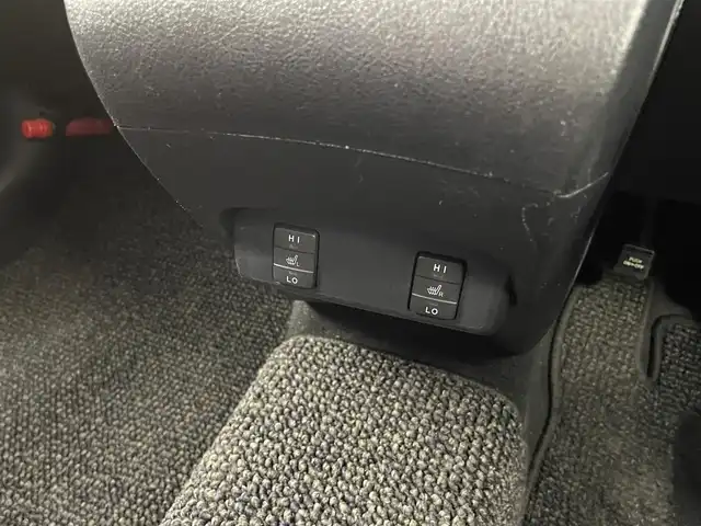 トヨタ シエンタ ハイブリッド G クエロ 福井県 2018(平30)年 5.2万km クールボルドーガラスフレーク トヨタセーフティセンス/純正9型ナビ/（フルセグTV・CD・DVD・Bluetooth）/バックカメラ/シートヒーター/両側パワースライドドア/LEDヘッドライト/オートマチックハイビーム/ETC/ステアリングスイッチ/スマートキー/プッシュスタート/衝突軽減システム