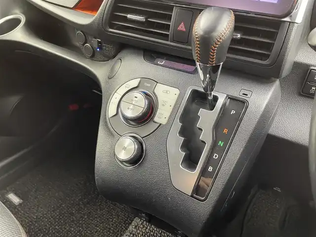 トヨタ シエンタ ハイブリッド G クエロ 福井県 2018(平30)年 5.2万km クールボルドーガラスフレーク トヨタセーフティセンス/純正9型ナビ/（フルセグTV・CD・DVD・Bluetooth）/バックカメラ/シートヒーター/両側パワースライドドア/LEDヘッドライト/オートマチックハイビーム/ETC/ステアリングスイッチ/スマートキー/プッシュスタート/衝突軽減システム