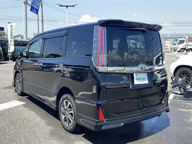 トヨタ ノア Si ダブルバイビー 新潟県 2018(平30)年 7.5万km ブラック 純正10インチSDナビ/（DTV/DVD/Bluetooth）/４WD/寒冷地仕様/純正フリップダウンモニター/モデリスタ/衝突軽減/レーンキープアシスト/クルーズコントロール/バックカメラ/ETC/両側パワースライドドア/ロールアップサンシェード/ハーフレザーシート/ステアリングスイッチ/MTモードAT/フロアマット/オートハイビーム/LEDライト/フォグランプ/ウィンカーミラー/電格ミラー/ドアバイザー