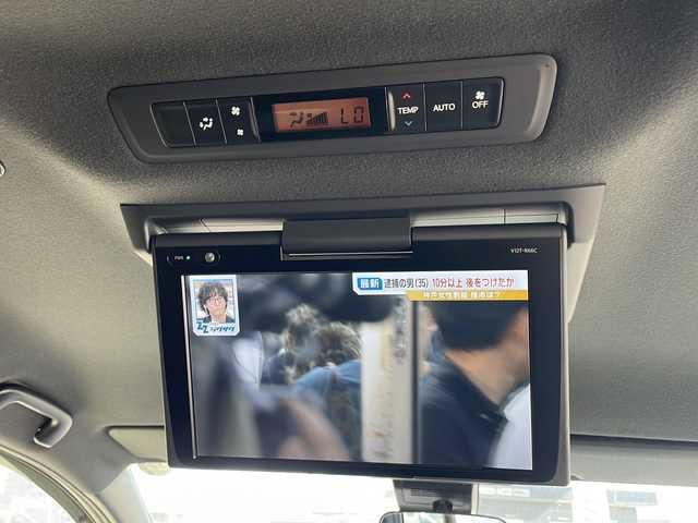 トヨタ ノア Si ダブルバイビー 新潟県 2018(平30)年 7.5万km ブラック 純正10インチSDナビ/（DTV/DVD/Bluetooth）/４WD/寒冷地仕様/純正フリップダウンモニター/モデリスタ/衝突軽減/レーンキープアシスト/クルーズコントロール/バックカメラ/ETC/両側パワースライドドア/ロールアップサンシェード/ハーフレザーシート/ステアリングスイッチ/MTモードAT/フロアマット/オートハイビーム/LEDライト/フォグランプ/ウィンカーミラー/電格ミラー/ドアバイザー