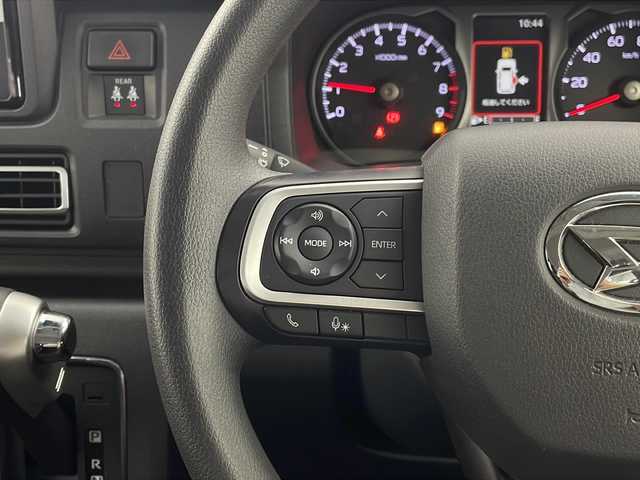 ダイハツ アトレー バン RS 栃木県 2023(令5)年 1.8万km レーザーブルークリスタルシャイン スマートアシスト/・衝突回避支援ブレーキ機能/・衝突警報機能/・車線逸脱警報機能/・誤発進抑制制御機能/・先行車発進お知らせ機能/・前後コーナーセンサー/・標識認識機能(進入禁止)/・アダプティブドライビングビーム/・全車速追従機能アダプティクルーズコントロール/・レーンキープコントロール/禁煙車/オーディオ/オートライト/両側パワースライドドア/オートエアコン/アイドリングストップ/USB給電/フォグライト/スマートキー/プッシュスタート/サイドバイザー/ステアリングスイッチ/ETC