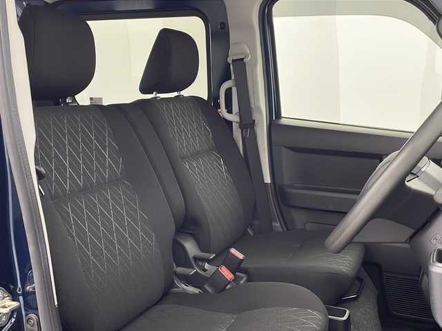 ダイハツ アトレー バン RS 栃木県 2023(令5)年 1.8万km レーザーブルークリスタルシャイン スマートアシスト/・衝突回避支援ブレーキ機能/・衝突警報機能/・車線逸脱警報機能/・誤発進抑制制御機能/・先行車発進お知らせ機能/・前後コーナーセンサー/・標識認識機能(進入禁止)/・アダプティブドライビングビーム/・全車速追従機能アダプティクルーズコントロール/・レーンキープコントロール/禁煙車/オーディオ/オートライト/両側パワースライドドア/オートエアコン/アイドリングストップ/USB給電/フォグライト/スマートキー/プッシュスタート/サイドバイザー/ステアリングスイッチ/ETC