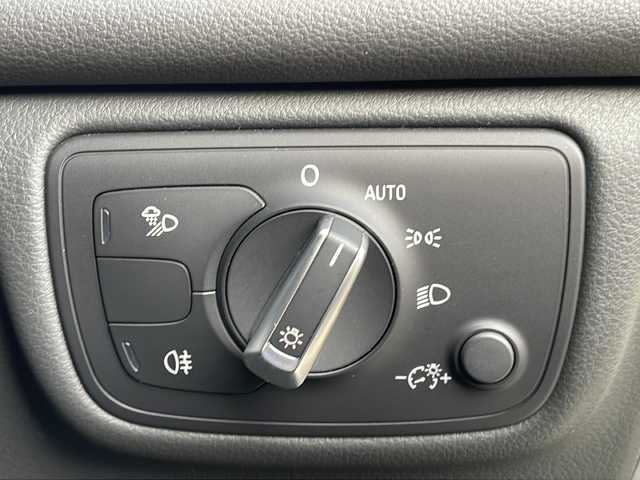 アウディ Ａ６ 2．8 FSI クワトロ 長野県 2015(平27)年 12.7万km 黒 ブラックレザーシート/純正ナビ/バックカメラ/ETC/BOSEサウンド/社外18インチアルミ/社外アルミ夏タイヤ積込/前後コーナーセンサー/シートヒーター/プッシュスタート/保証書/スペアキー