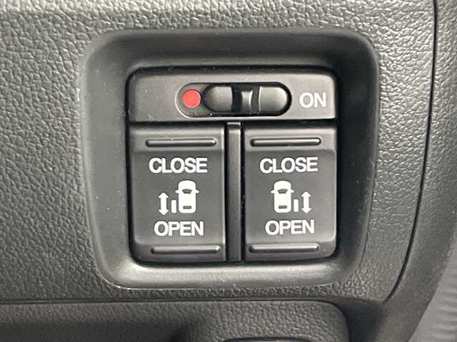 ホンダ Ｎ ＢＯＸ SSパッケージ 愛知県 2015(平27)年 8.5万km プレミアムディープモカパール 禁煙車/純正7インチナビ/（CD/DVD/Bluetooth/ワンセグTV/SD)/バックカメラ/シティブレーキアクティブシステム/ETC/両側パワースライドドア/ベンチシート/チップアップシート/横滑り防止装置/フロアマット/スマートキー/スペアキー有/プッシュスタート/オートエアコン/ステアリングスイッチ