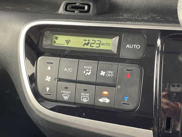 ホンダ Ｎ ＢＯＸ SSパッケージ 愛知県 2015(平27)年 8.5万km プレミアムディープモカパール 禁煙車/純正7インチナビ/（CD/DVD/Bluetooth/ワンセグTV/SD)/バックカメラ/シティブレーキアクティブシステム/ETC/両側パワースライドドア/ベンチシート/チップアップシート/横滑り防止装置/フロアマット/スマートキー/スペアキー有/プッシュスタート/オートエアコン/ステアリングスイッチ