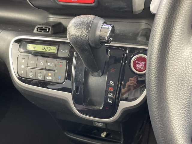ホンダ Ｎ ＢＯＸ SSパッケージ 愛知県 2015(平27)年 8.5万km プレミアムディープモカパール 禁煙車/純正7インチナビ/（CD/DVD/Bluetooth/ワンセグTV/SD)/バックカメラ/シティブレーキアクティブシステム/ETC/両側パワースライドドア/ベンチシート/チップアップシート/横滑り防止装置/フロアマット/スマートキー/スペアキー有/プッシュスタート/オートエアコン/ステアリングスイッチ